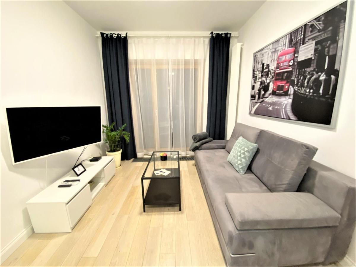 Exclusive 2Br! Apartment In Center +Netflix +Gym 바르샤바 외부 사진