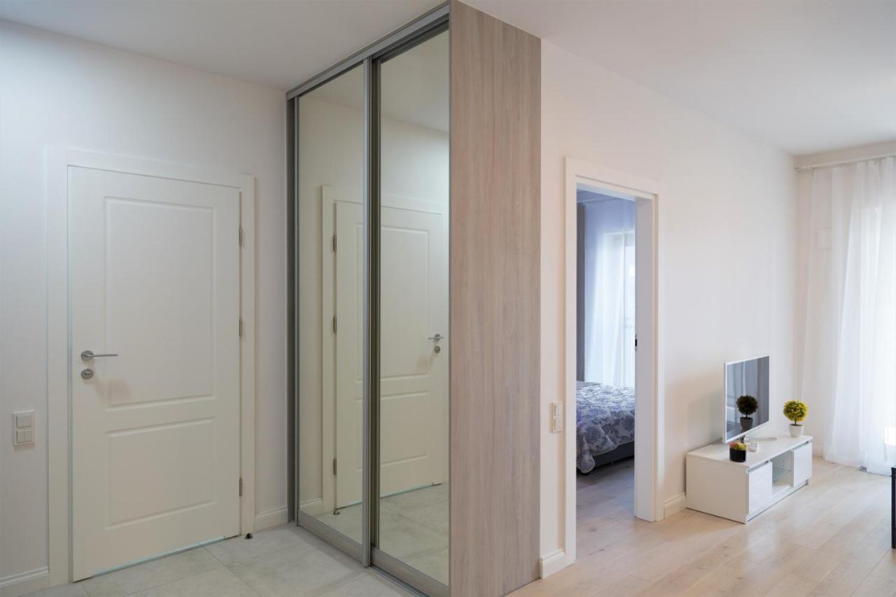 Exclusive 2Br! Apartment In Center +Netflix +Gym 바르샤바 외부 사진