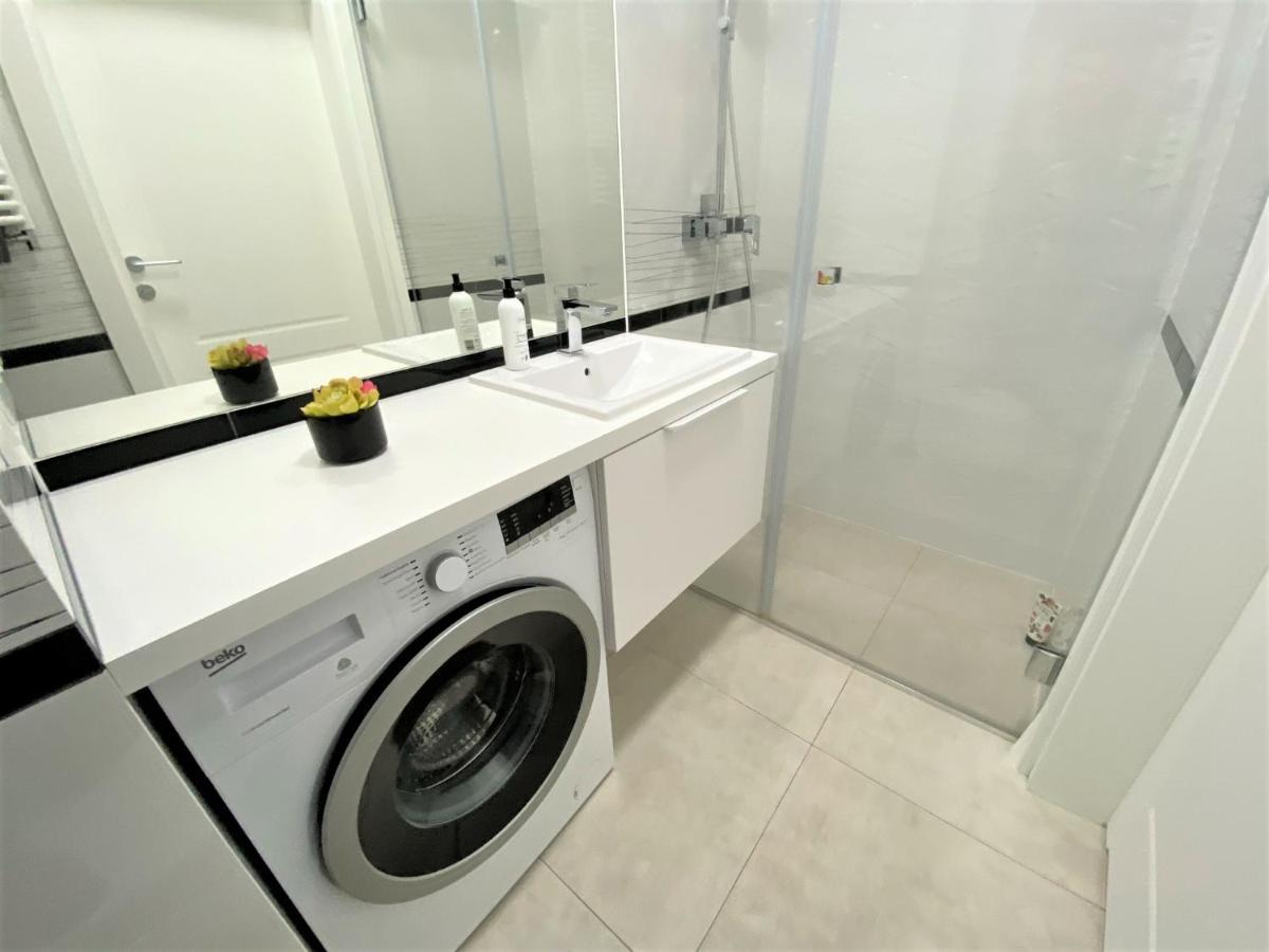 Exclusive 2Br! Apartment In Center +Netflix +Gym 바르샤바 외부 사진