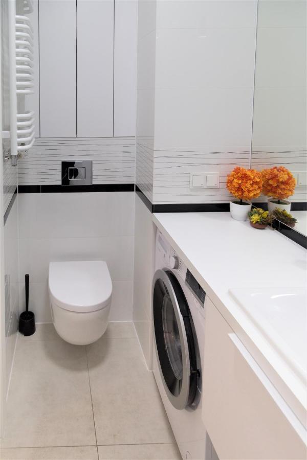 Exclusive 2Br! Apartment In Center +Netflix +Gym 바르샤바 외부 사진