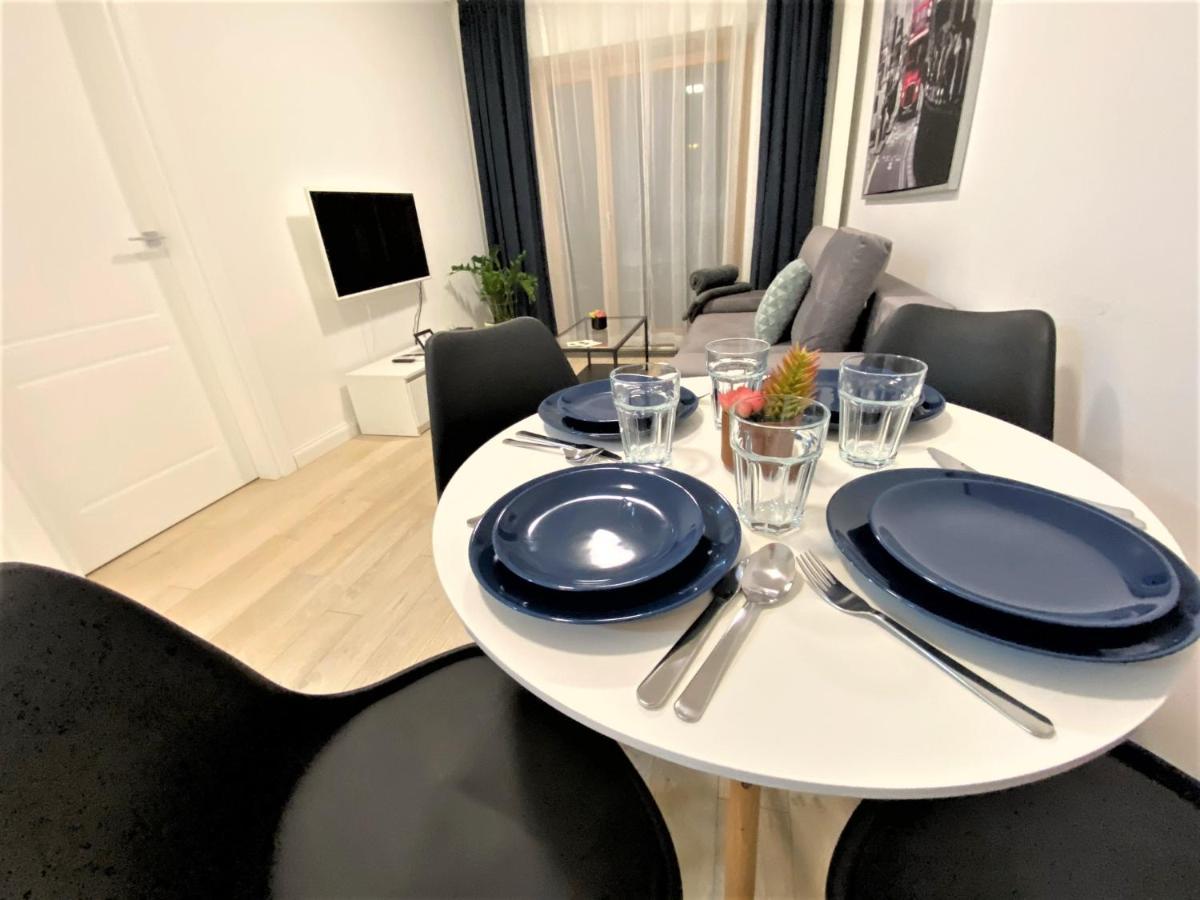 Exclusive 2Br! Apartment In Center +Netflix +Gym 바르샤바 외부 사진