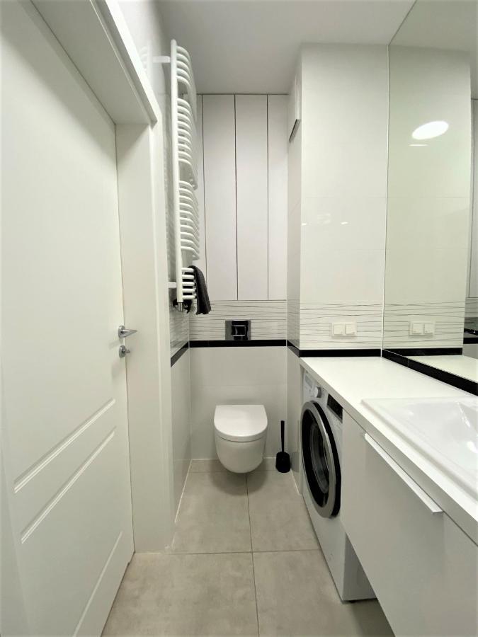 Exclusive 2Br! Apartment In Center +Netflix +Gym 바르샤바 외부 사진