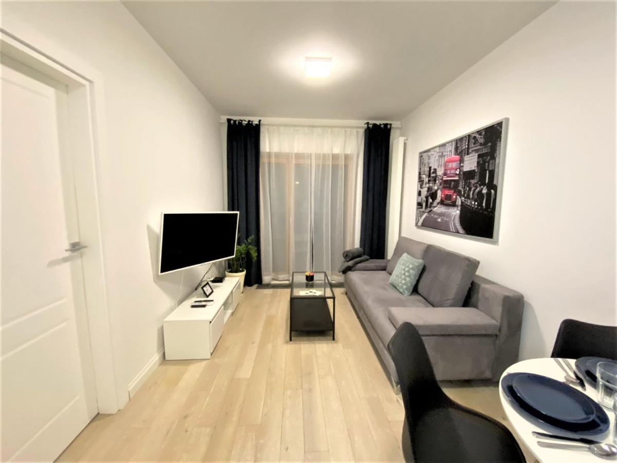 Exclusive 2Br! Apartment In Center +Netflix +Gym 바르샤바 외부 사진