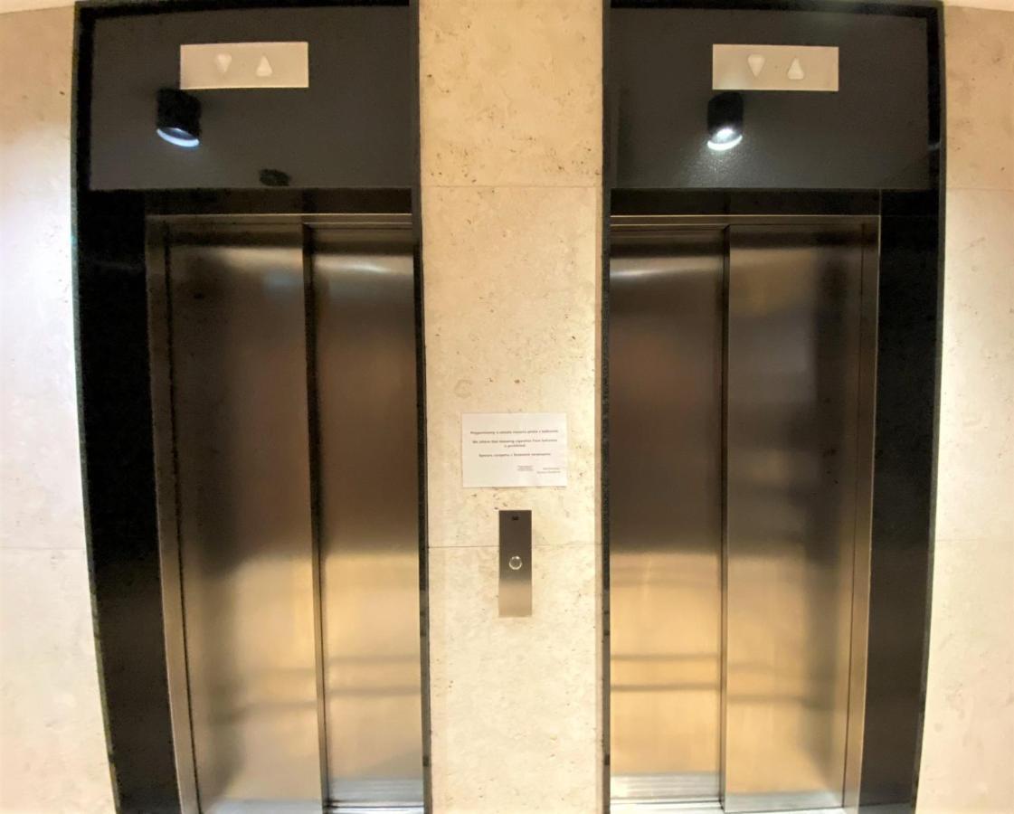 Exclusive 2Br! Apartment In Center +Netflix +Gym 바르샤바 외부 사진