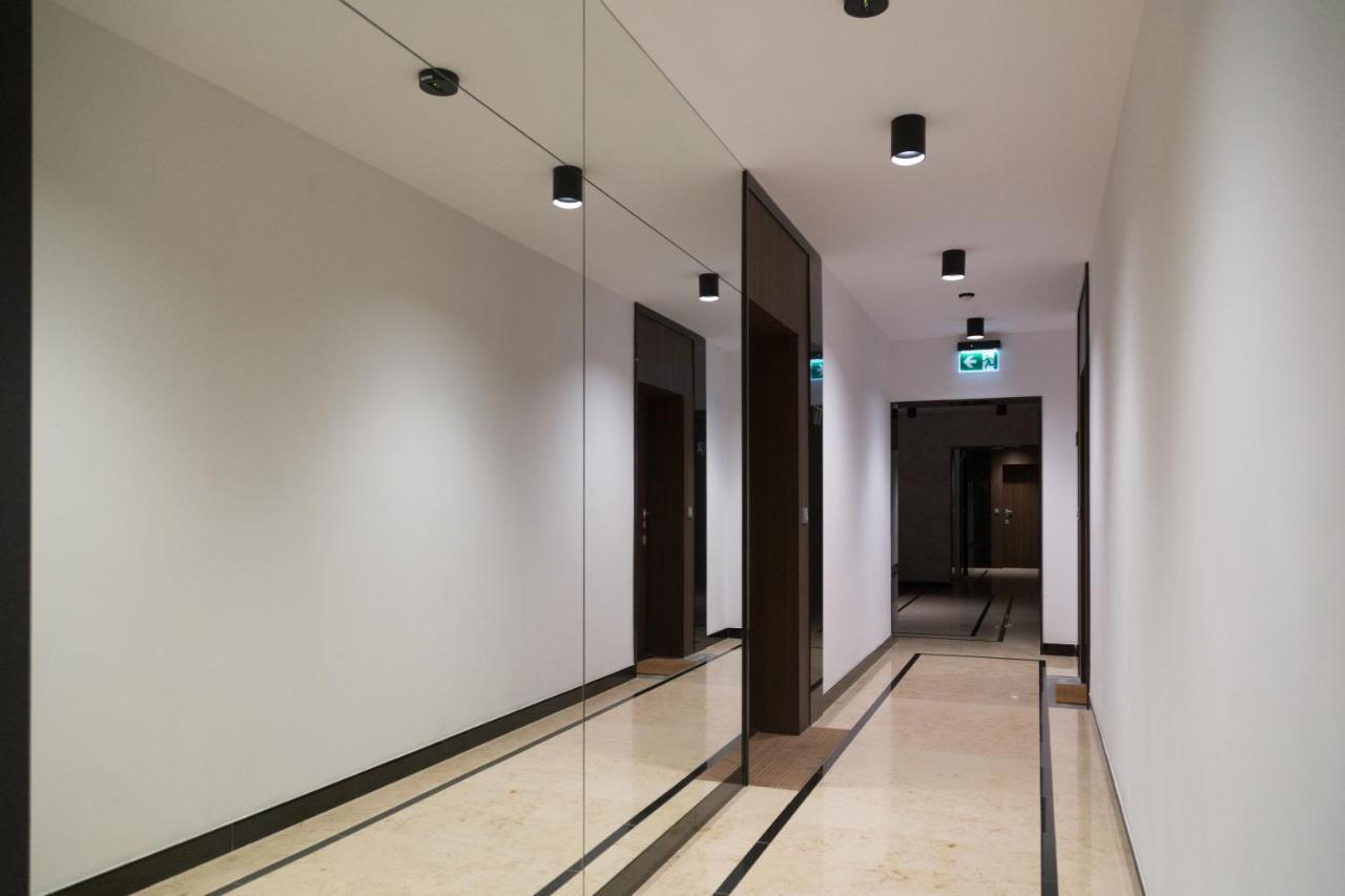 Exclusive 2Br! Apartment In Center +Netflix +Gym 바르샤바 외부 사진